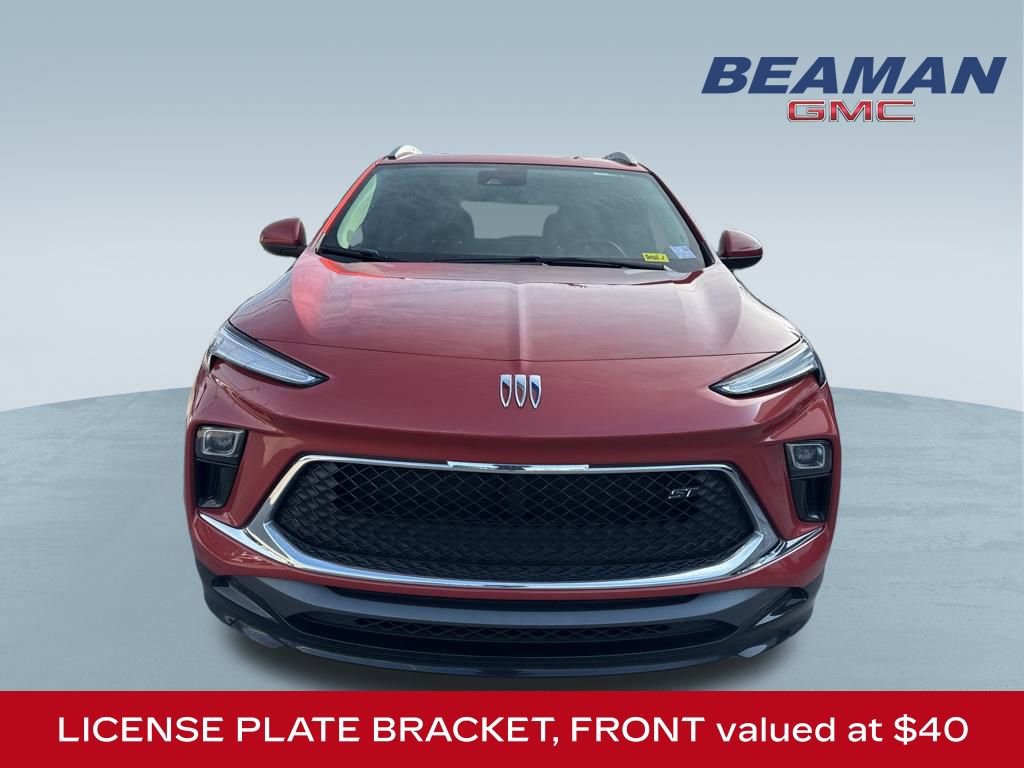 Used 2024 Buick Encore GX Sport Touring image 2