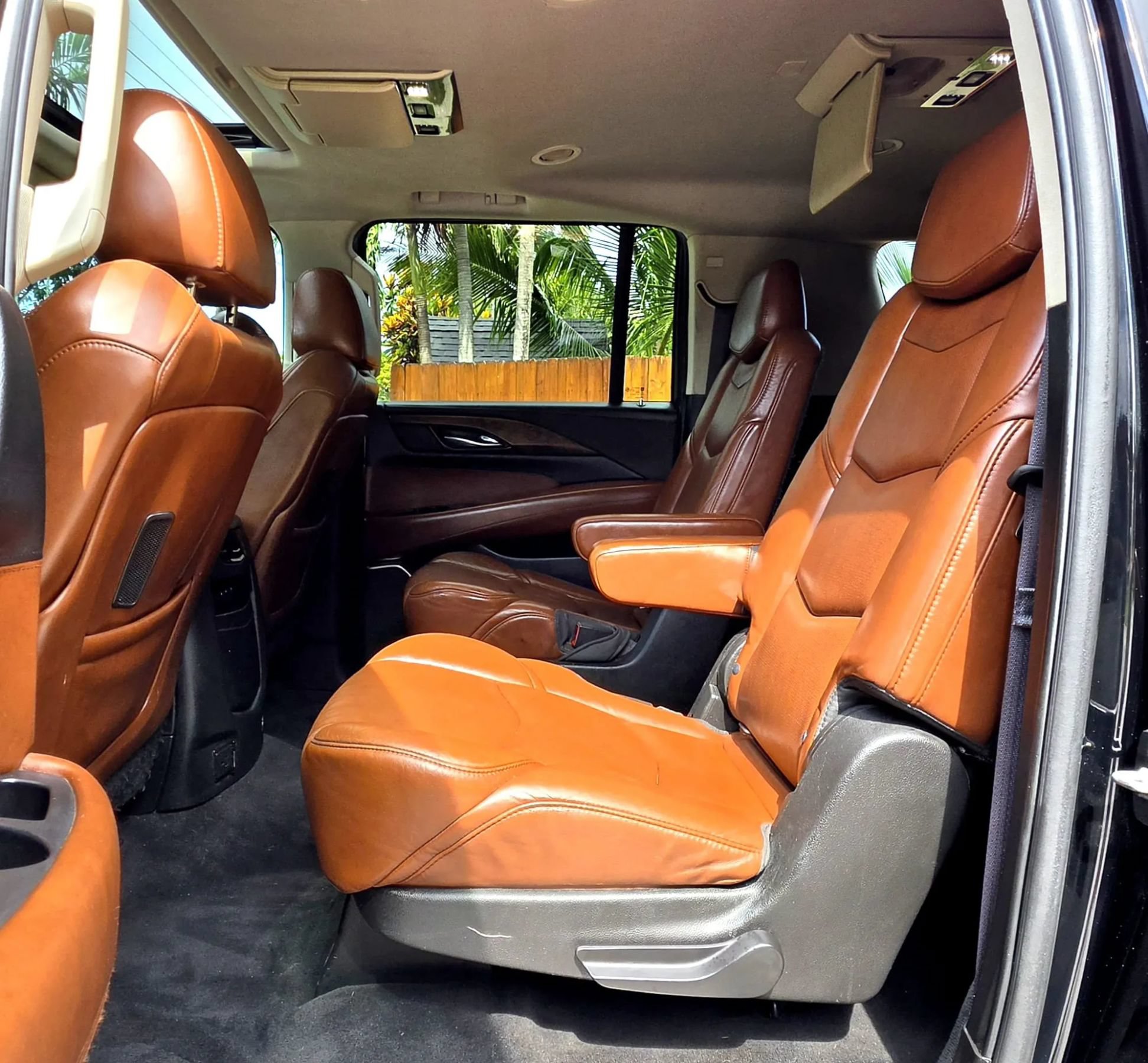 Used 2017 Cadillac Escalade ESV Luxury AWD/4WD image 10