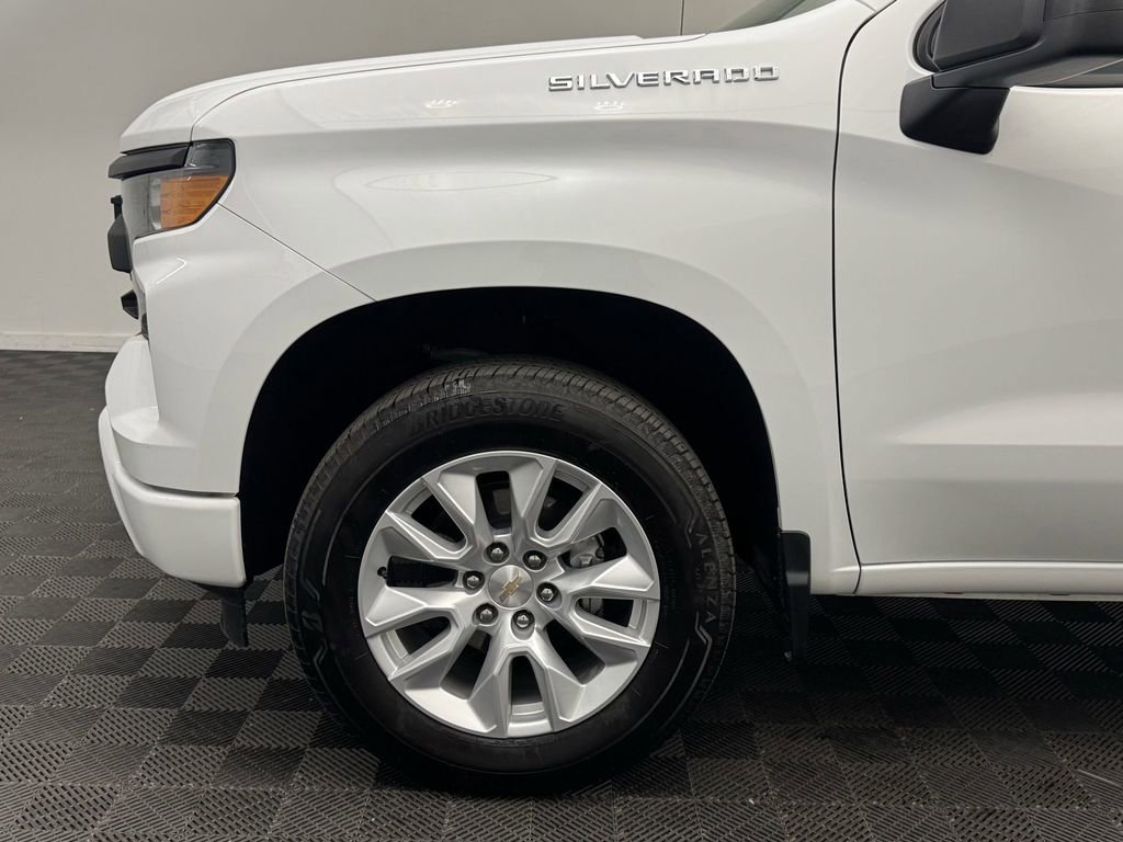 Used 2024 Chevrolet Silverado 1500 Custom image 9