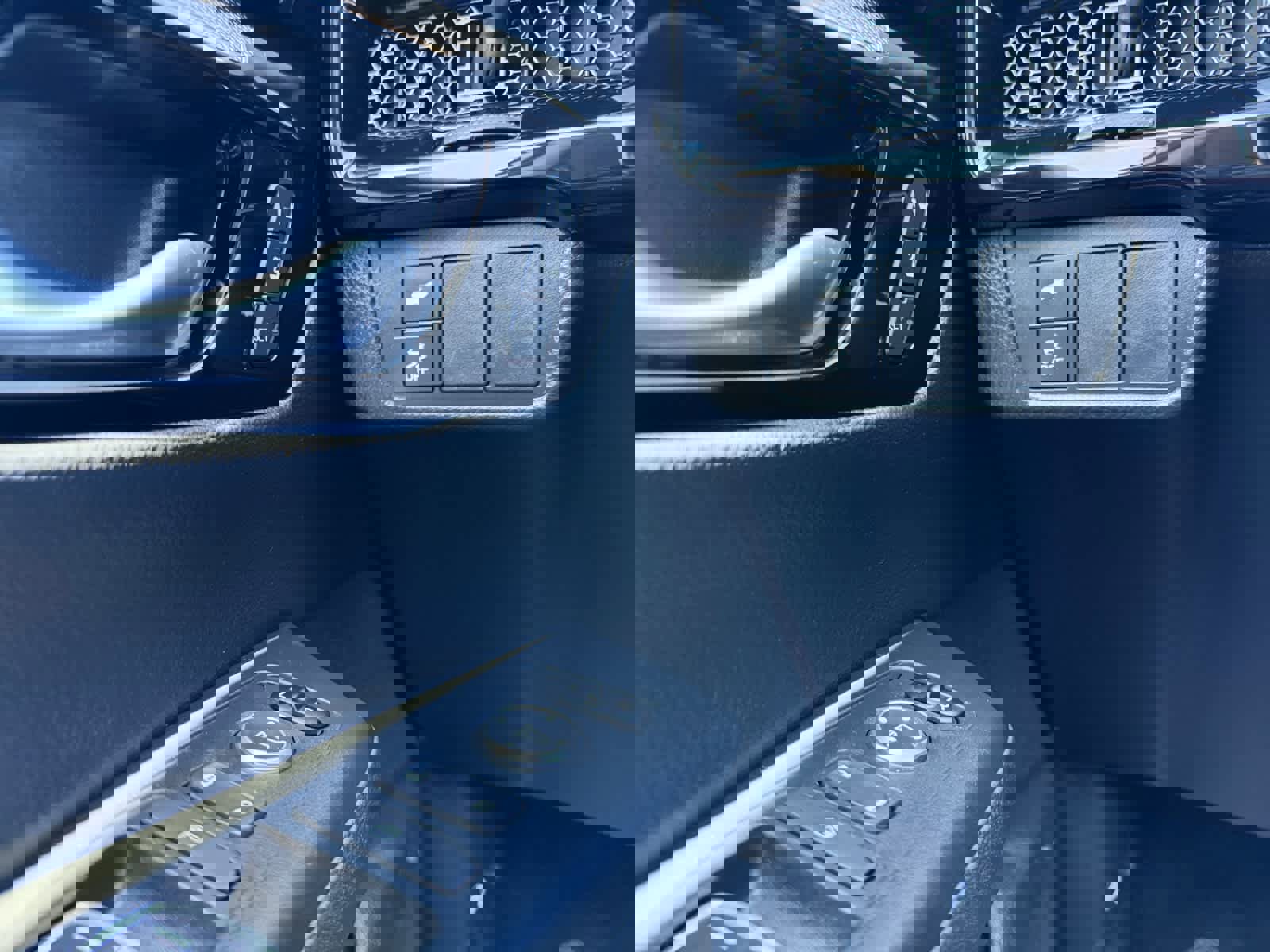 Used 2024 Honda CR-V EX-L image 23