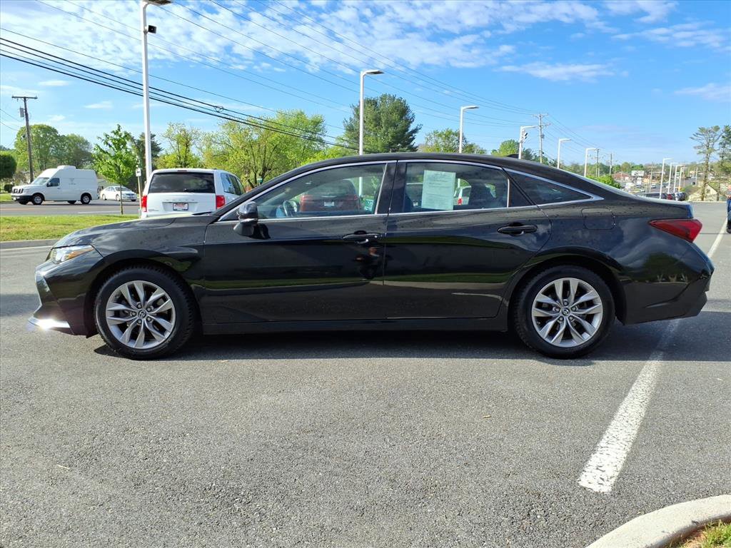 Used 2019 Toyota Avalon XLE w/ Moonroof Package FWD image 13