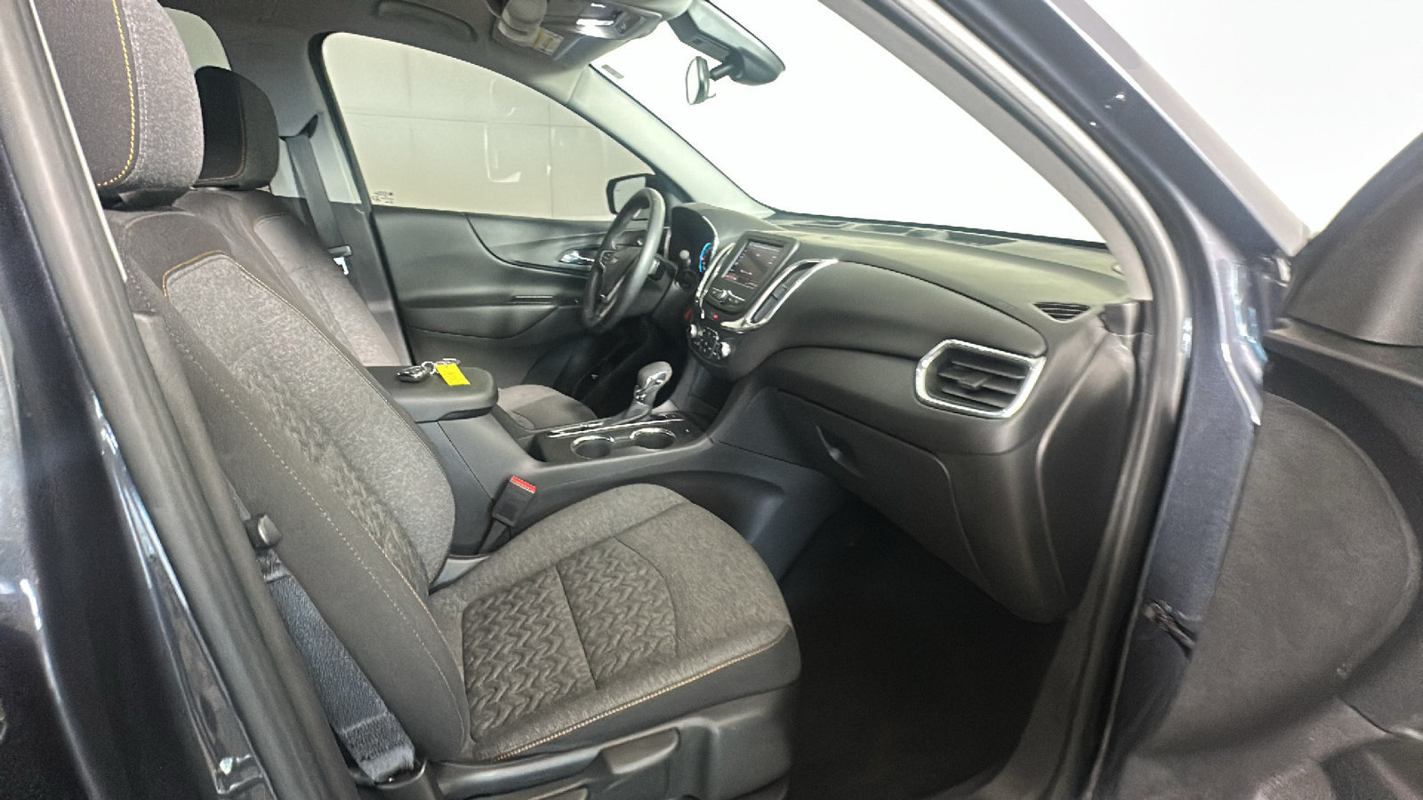 Used 2023 Chevrolet Equinox LT AWD/4WD image 34