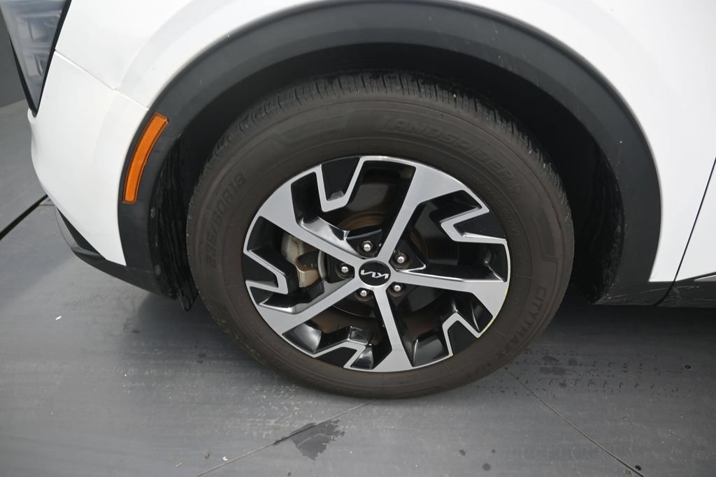 Used 2024 Kia Sportage EX FWD image 9