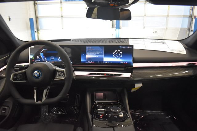New 2027 BMW 550e xDrive w/ Premium Package AWD/4WD image 5
