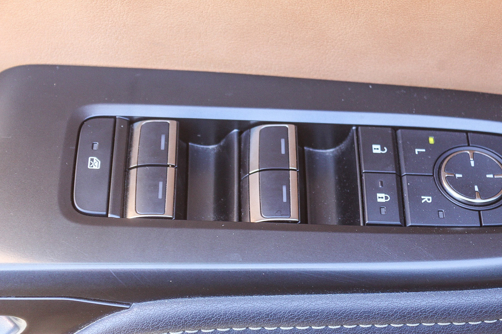 Used 2023 Lexus RZ 450e Premium image 20