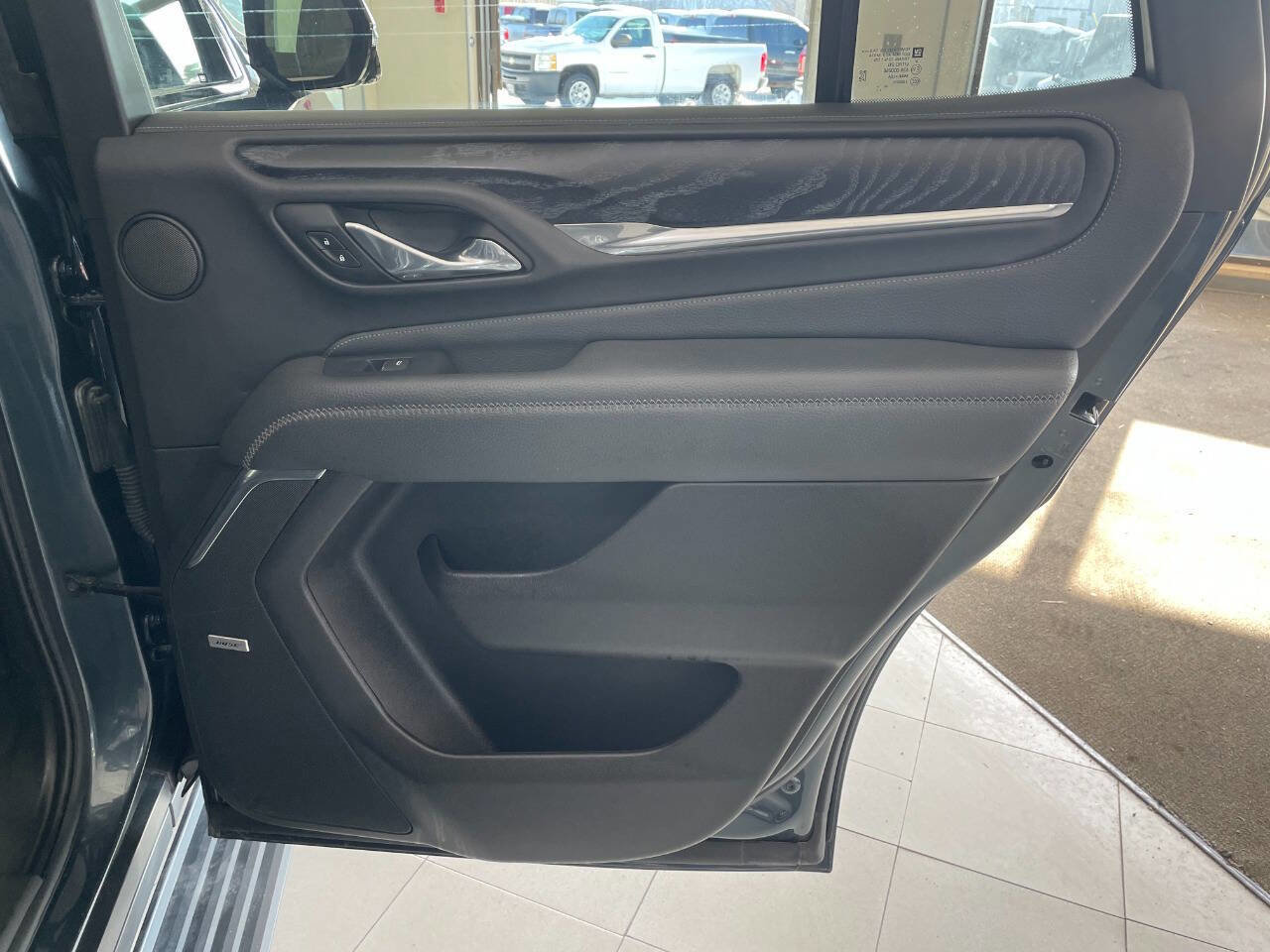 Used 2021 GMC Yukon Denali w/ Denali Premium Package image 27