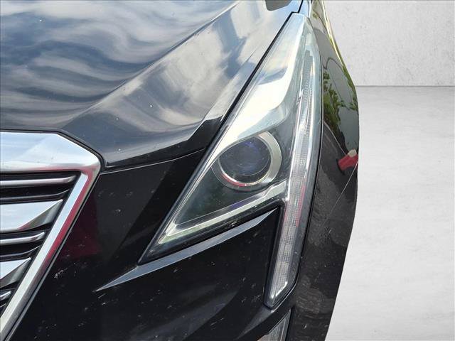 Used 2018 Cadillac XT5 Luxury w/ Driver Awareness Package FWD image 9
