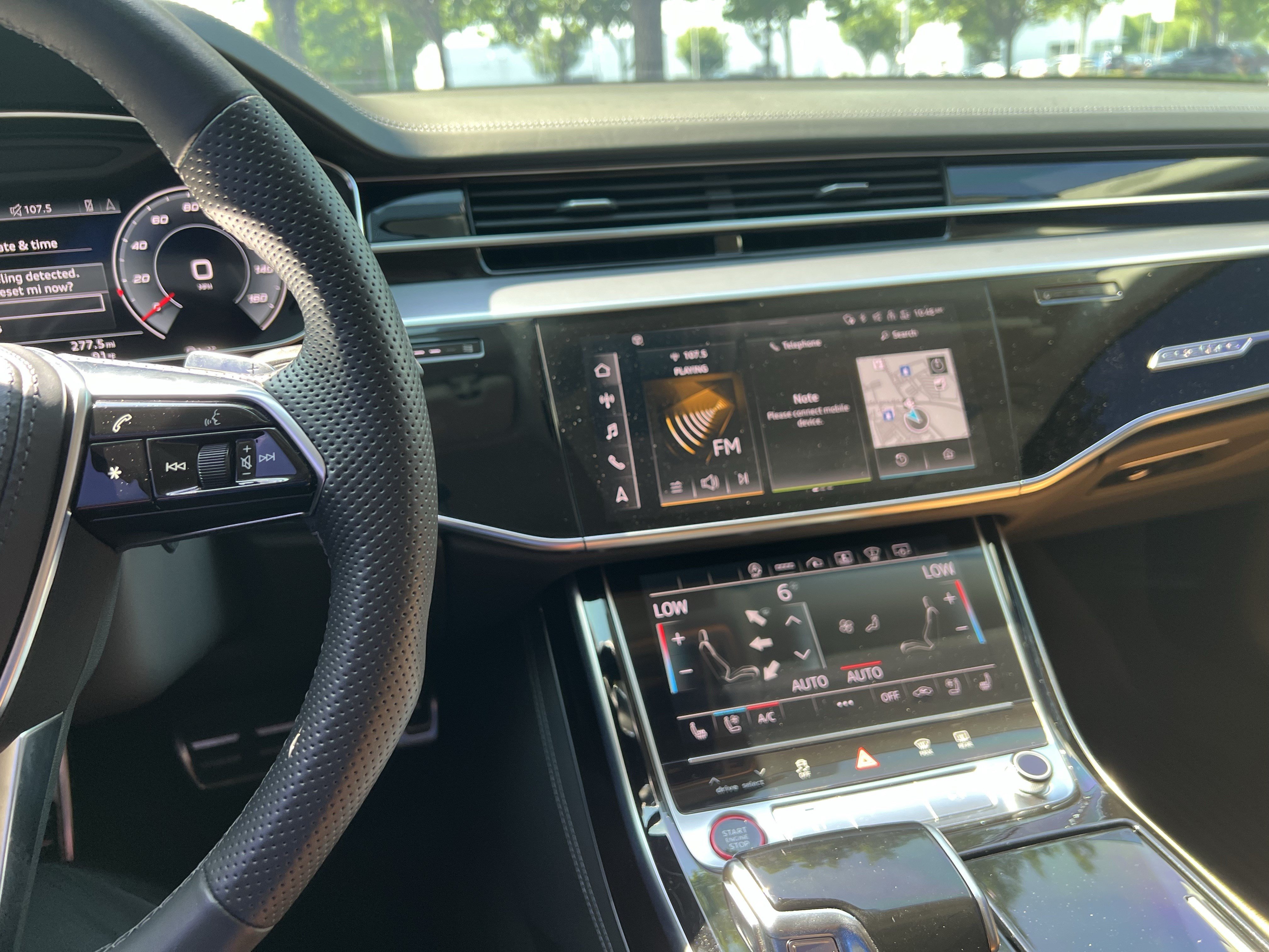 Used 2022 Audi S8 w/ S8 Comfort Plus Package AWD/4WD image 31