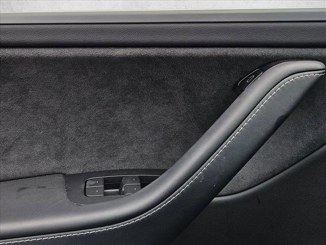 Used 2024 Tesla Model Y Performance image 6