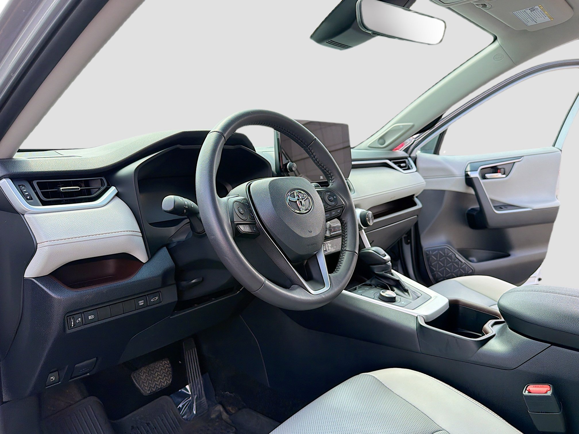 Used 2024 Toyota RAV4 Limited AWD/4WD image 4