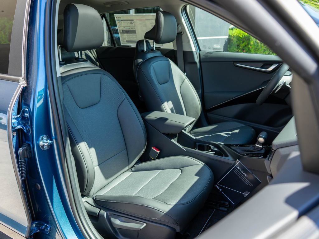 New 2026 Kia Niro SX Touring FWD image 9