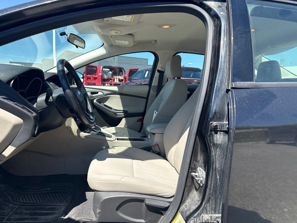 Used 2015 Ford Focus SE FWD image 14