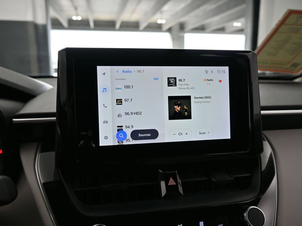 Used 2023 Toyota Corolla Cross L image 22