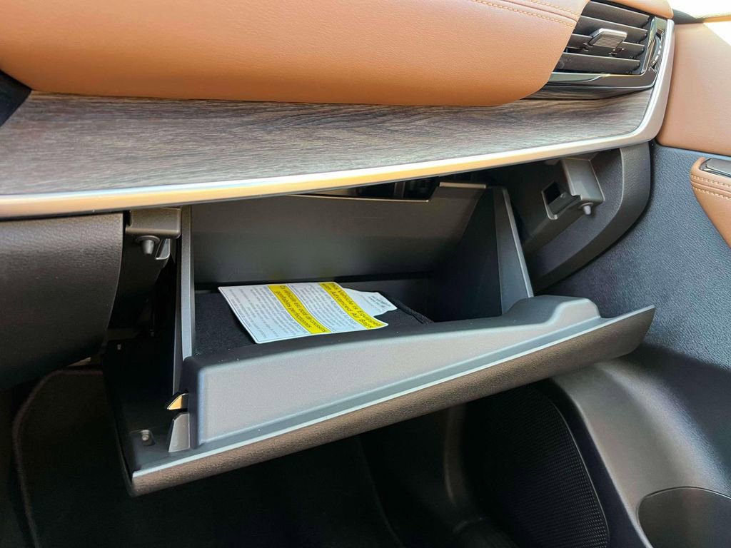 Used 2024 Nissan Rogue Platinum image 36