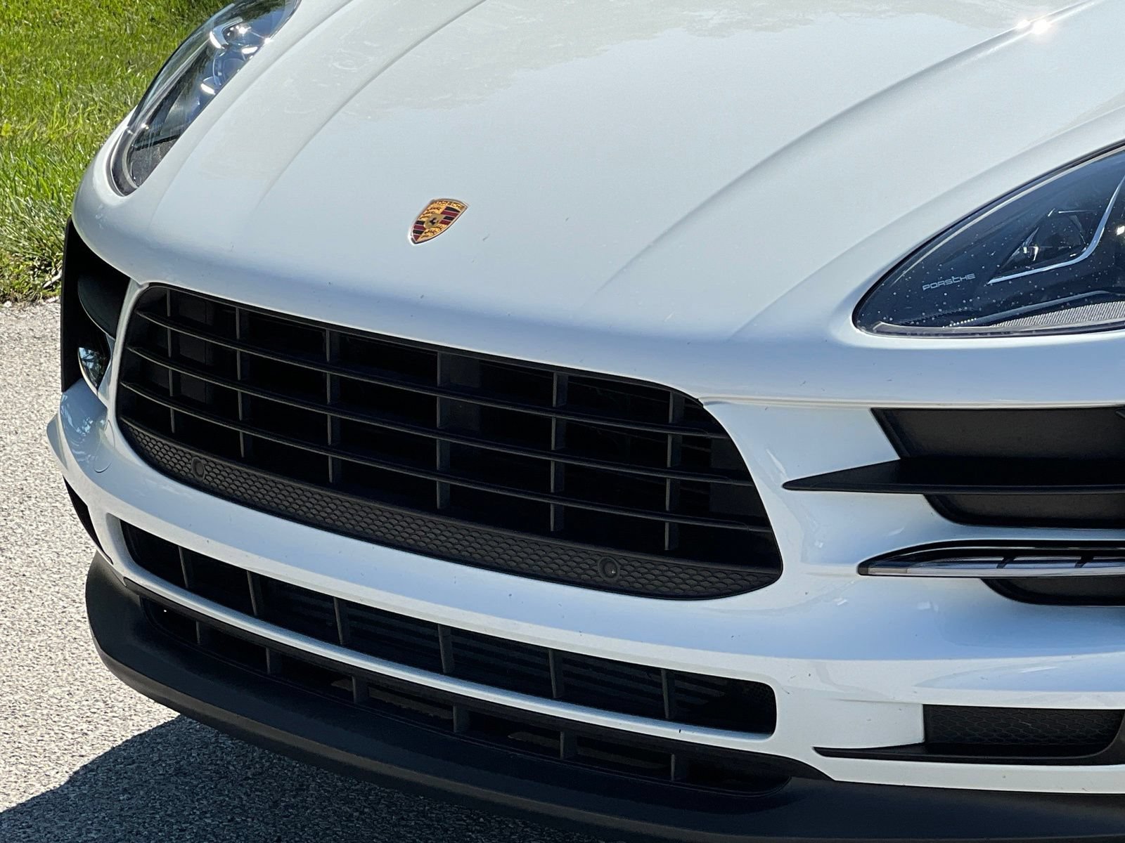 Certified 2021 Porsche Macan AWD/4WD image 32