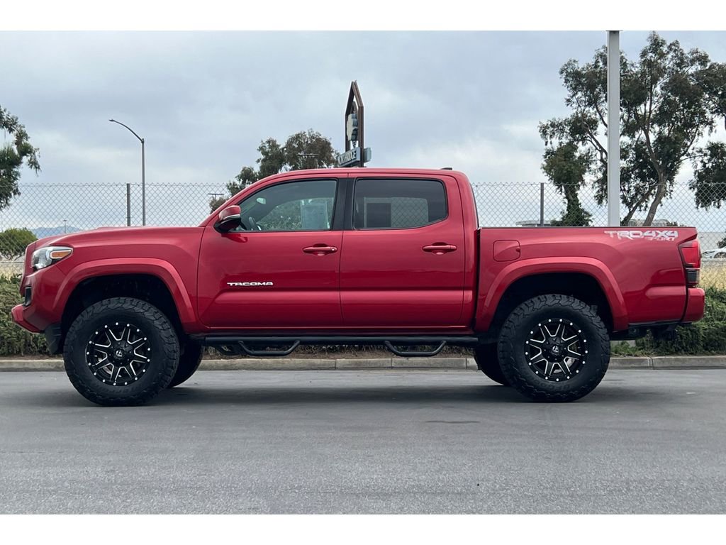 Used 2019 Toyota Tacoma TRD Sport w/ Technology Package image 7