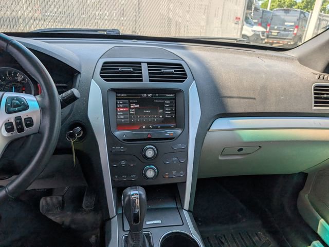 Used 2013 Ford Explorer XLT AWD/4WD image 4