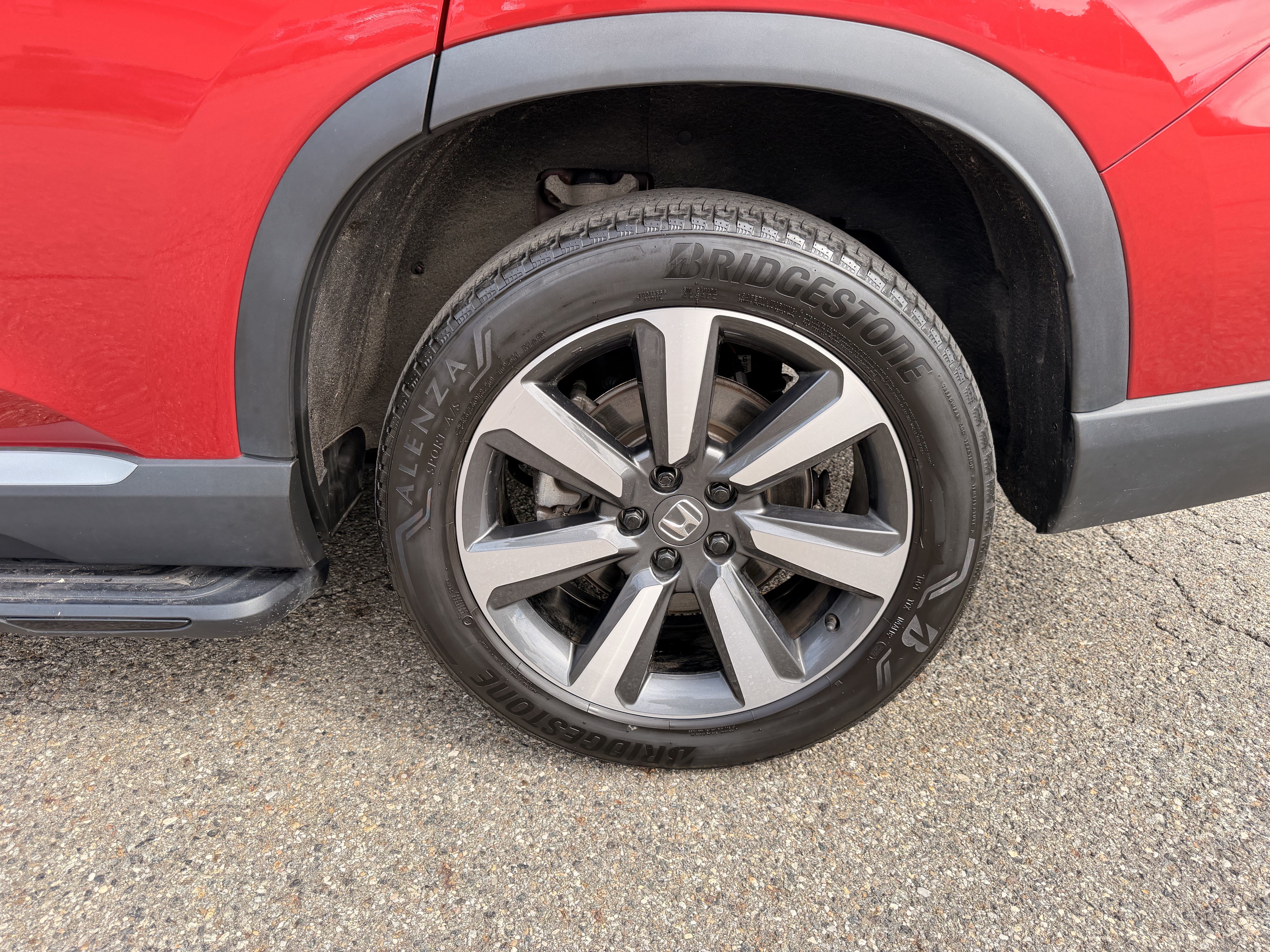 Used 2025 Honda Pilot Touring image 8