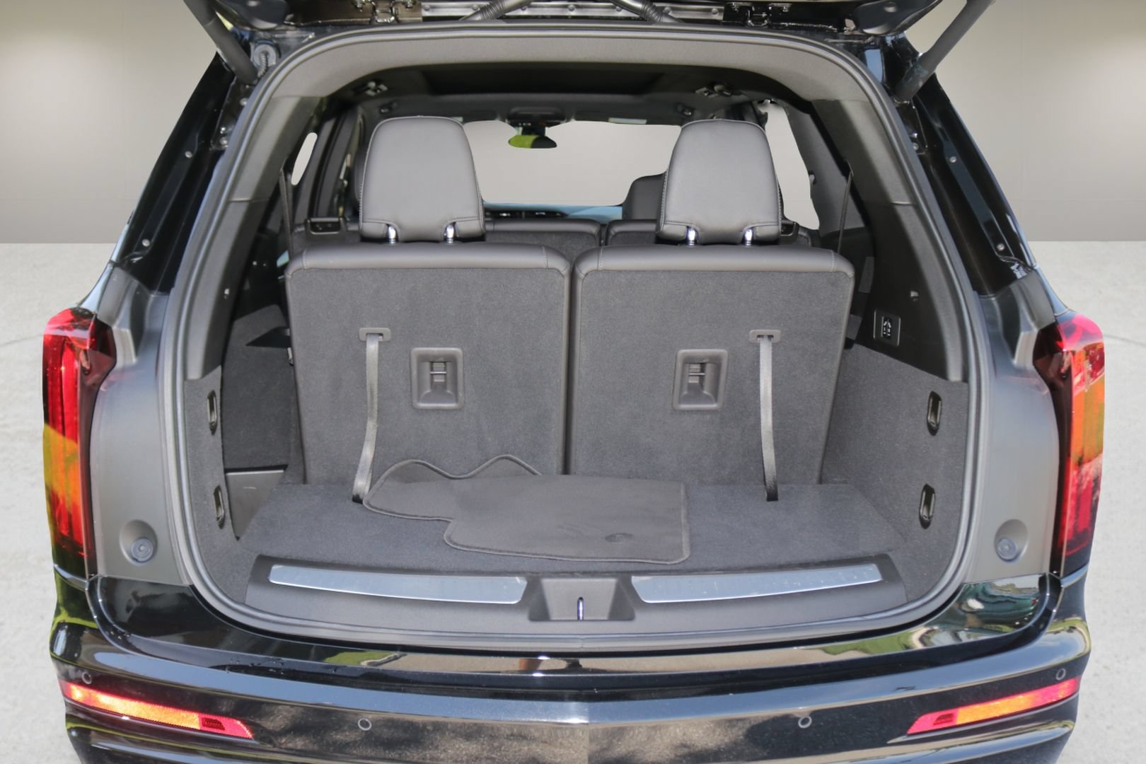 Used 2023 Cadillac XT6 Luxury FWD image 16
