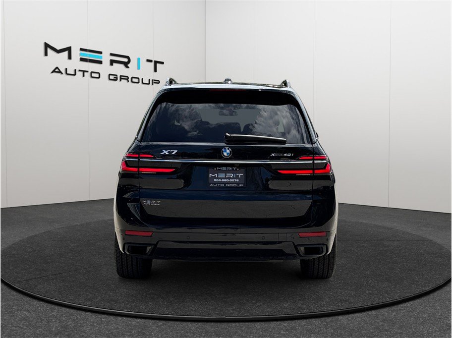 Used 2023 BMW X7 xDrive40i AWD/4WD image 8