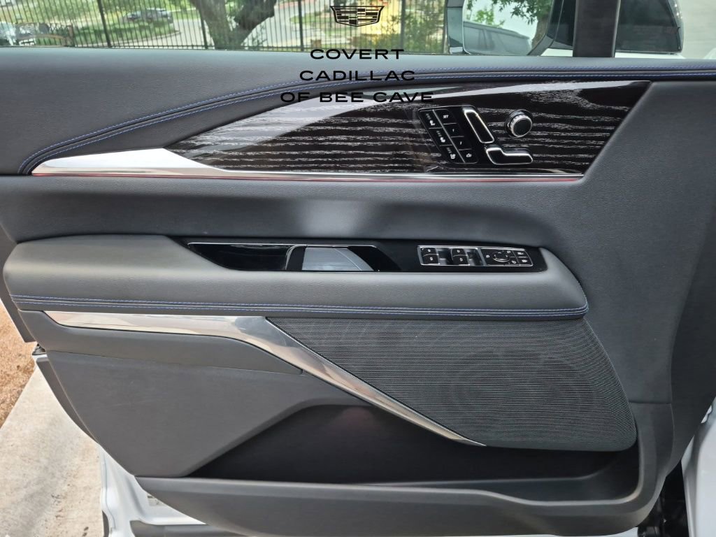 Used 2025 Cadillac Escalade IQ Sport 1 w/ Smart Trailering package image 31