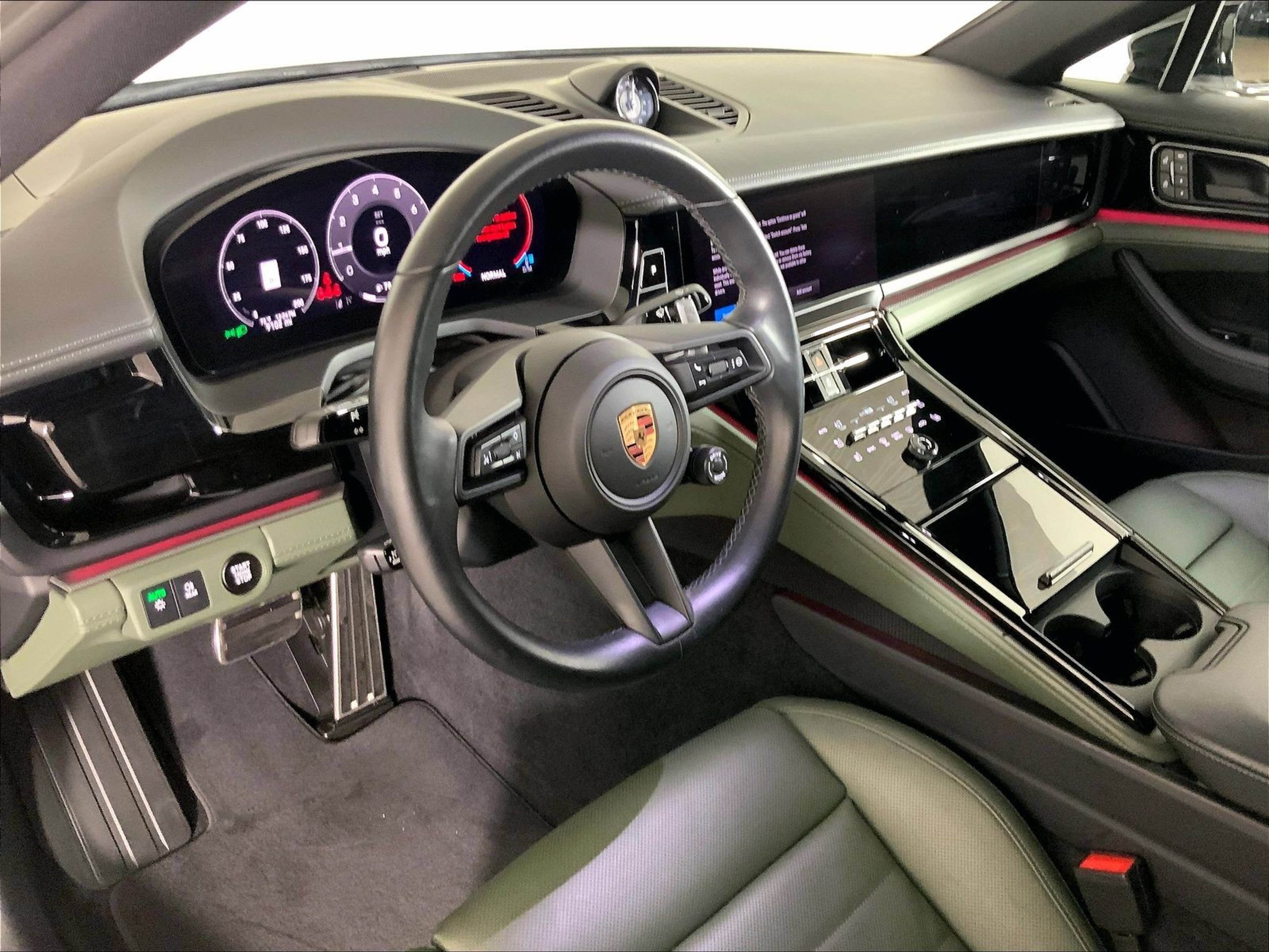 Certified 2024 Porsche Panamera 4 AWD/4WD image 4
