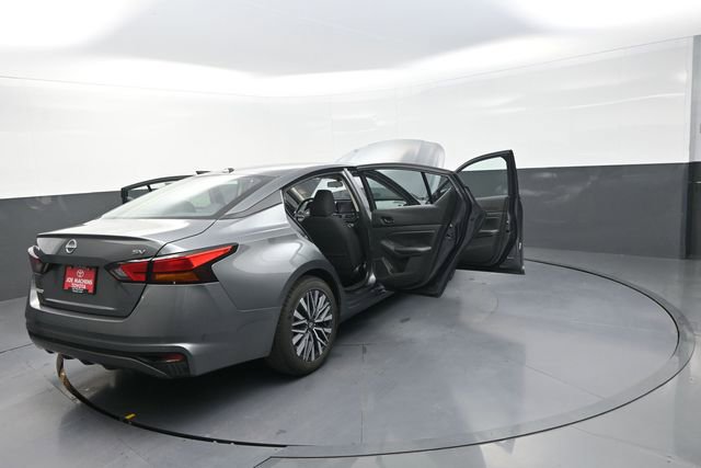 Used 2024 Nissan Altima 2.5 SV image 18