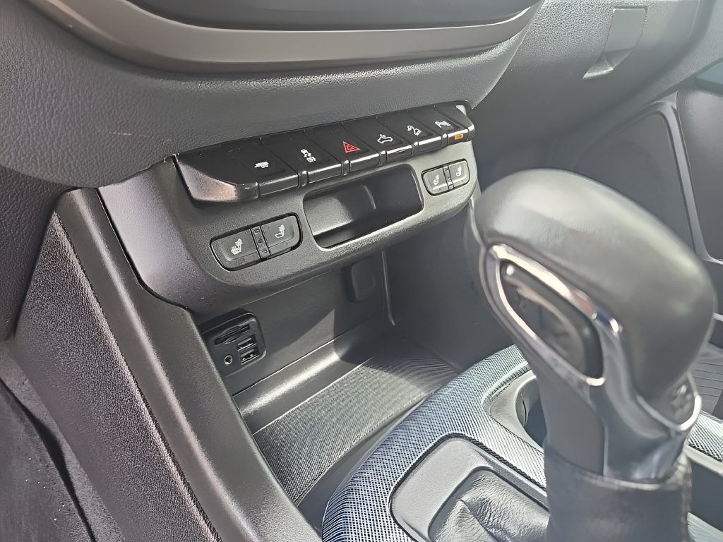 Used 2022 Chevrolet Colorado Z71 AWD/4WD image 25