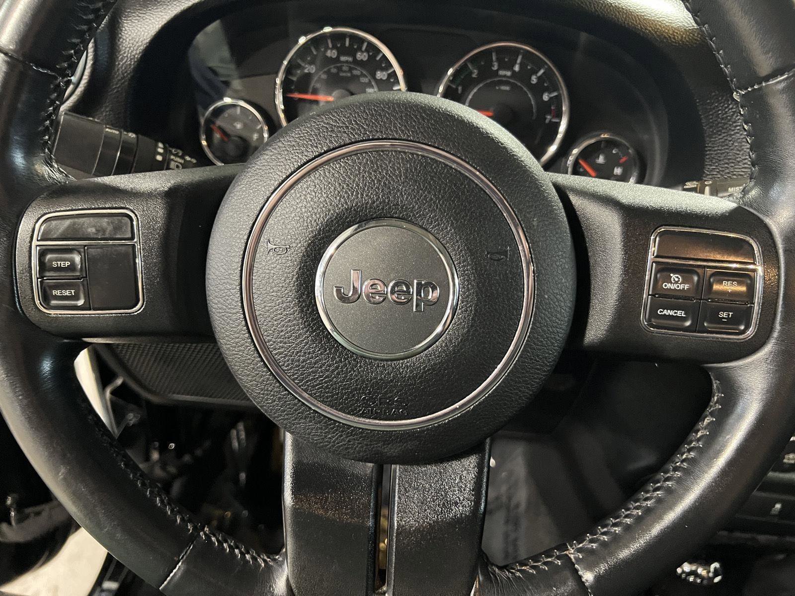 Used 2014 Jeep Wrangler Rubicon w/ Power Convenience Group image 11