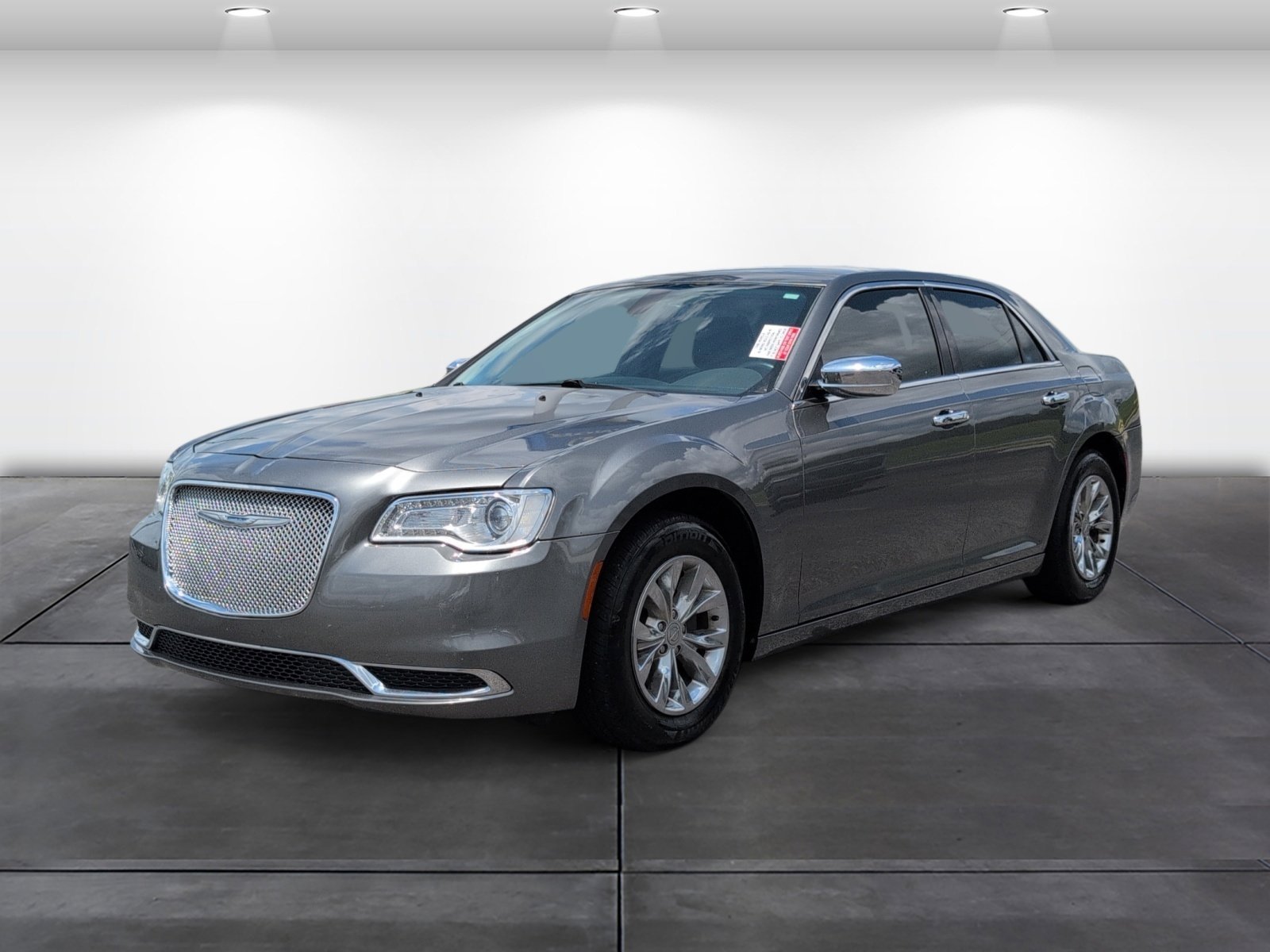 Used 2015 Chrysler 300 Limited RWD image 3