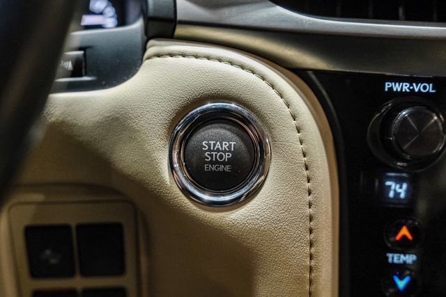 Used 2018 Lexus LX 570 4WD w/ Luxury Package image 26