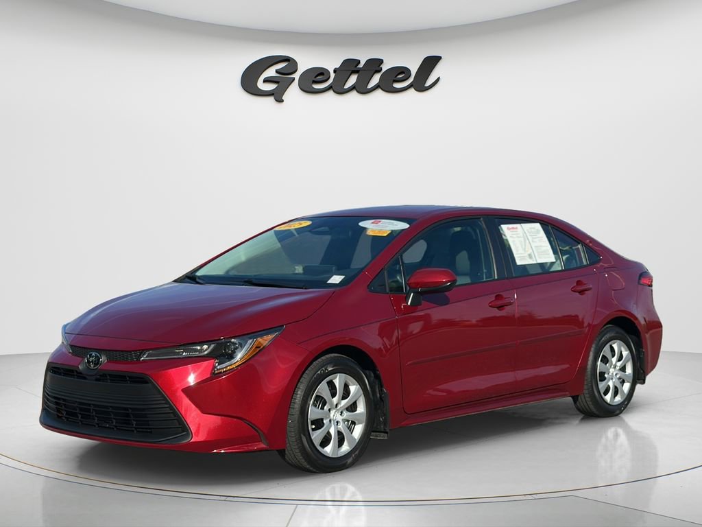 Used 2025 Toyota Corolla LE w/ Convenience Package FWD image 1