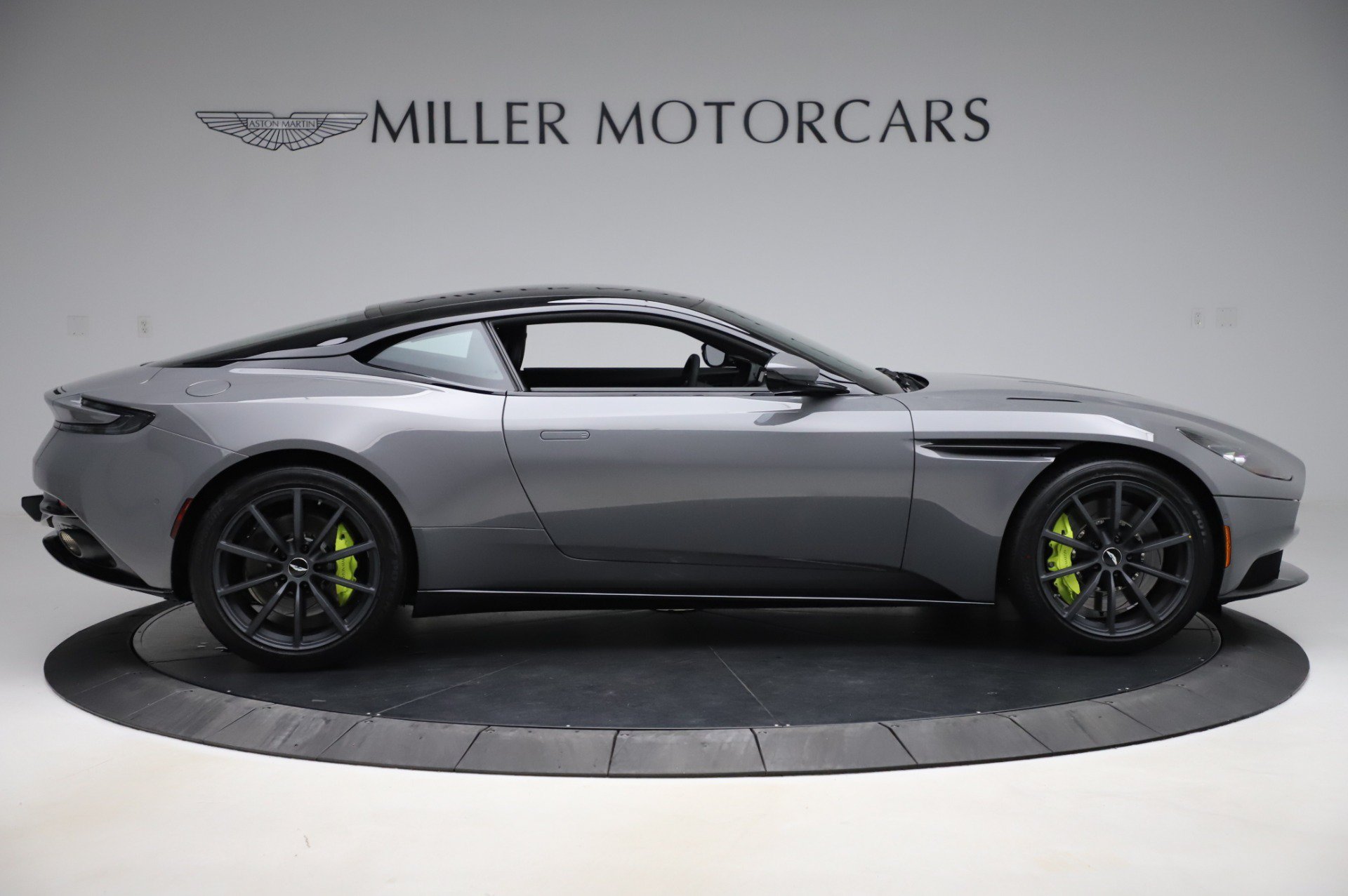 Used 2020 Aston Martin DB11 AMR RWD image 10