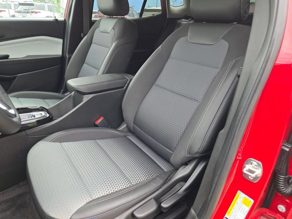 Used 2026 Chevrolet Trax LT w/ LT Convenience Package FWD image 22