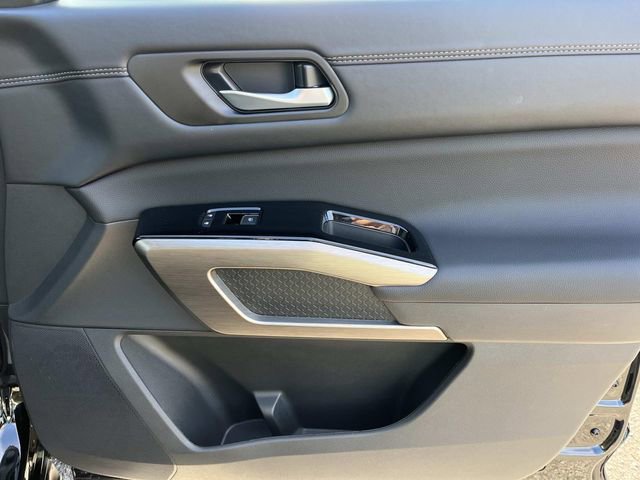 Used 2025 Nissan Pathfinder Platinum w/ Cargo Package FWD image 29