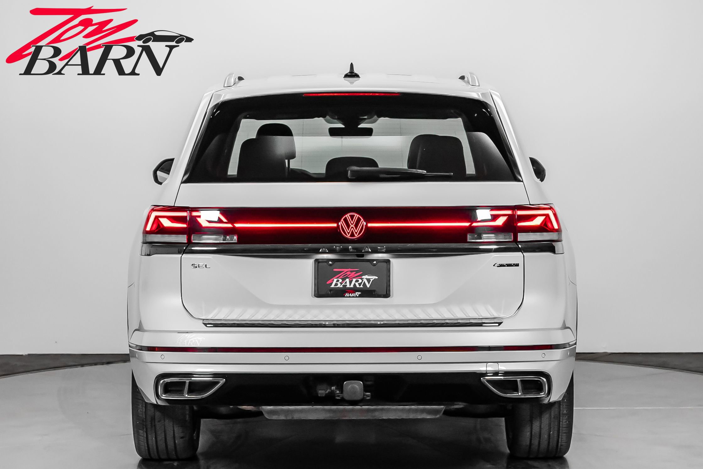Used 2024 Volkswagen Atlas SEL Premium R-Line image 4