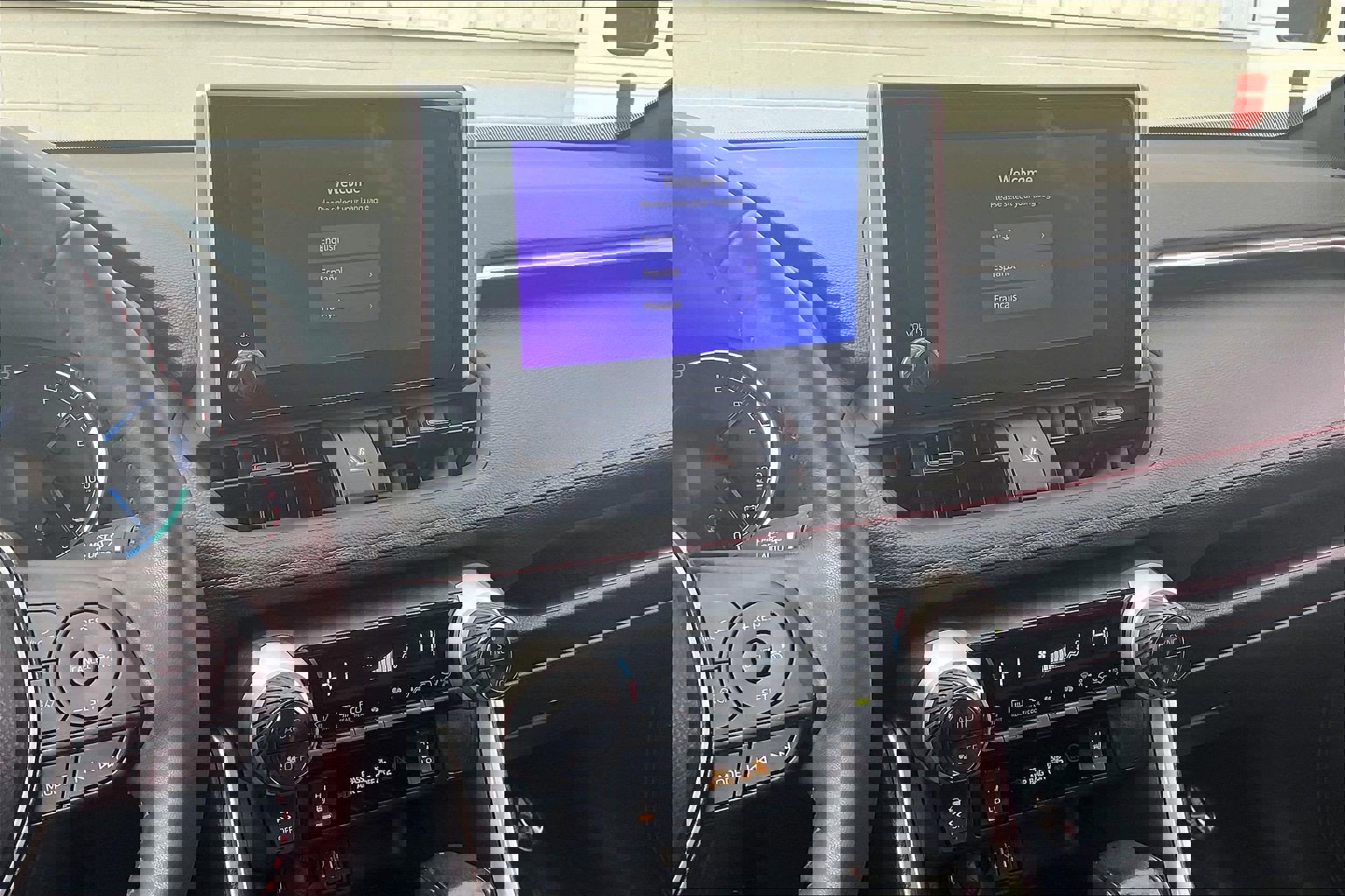 Used 2023 Toyota RAV4 SE image 7