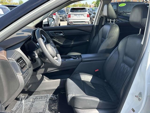 Used 2021 Nissan Rogue Platinum AWD/4WD image 16