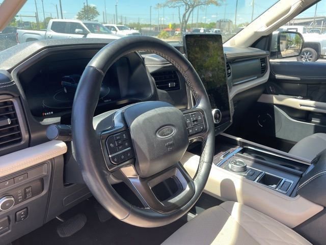 Used 2022 Ford Expedition Platinum image 10