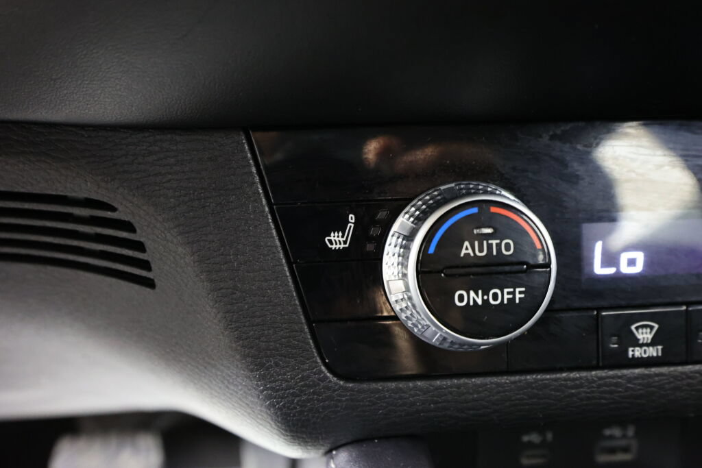 Used 2024 Mitsubishi Outlander SE AWD/4WD image 37