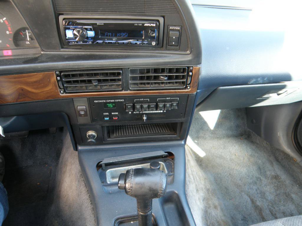 Used 1993 Ford Thunderbird LX image 9