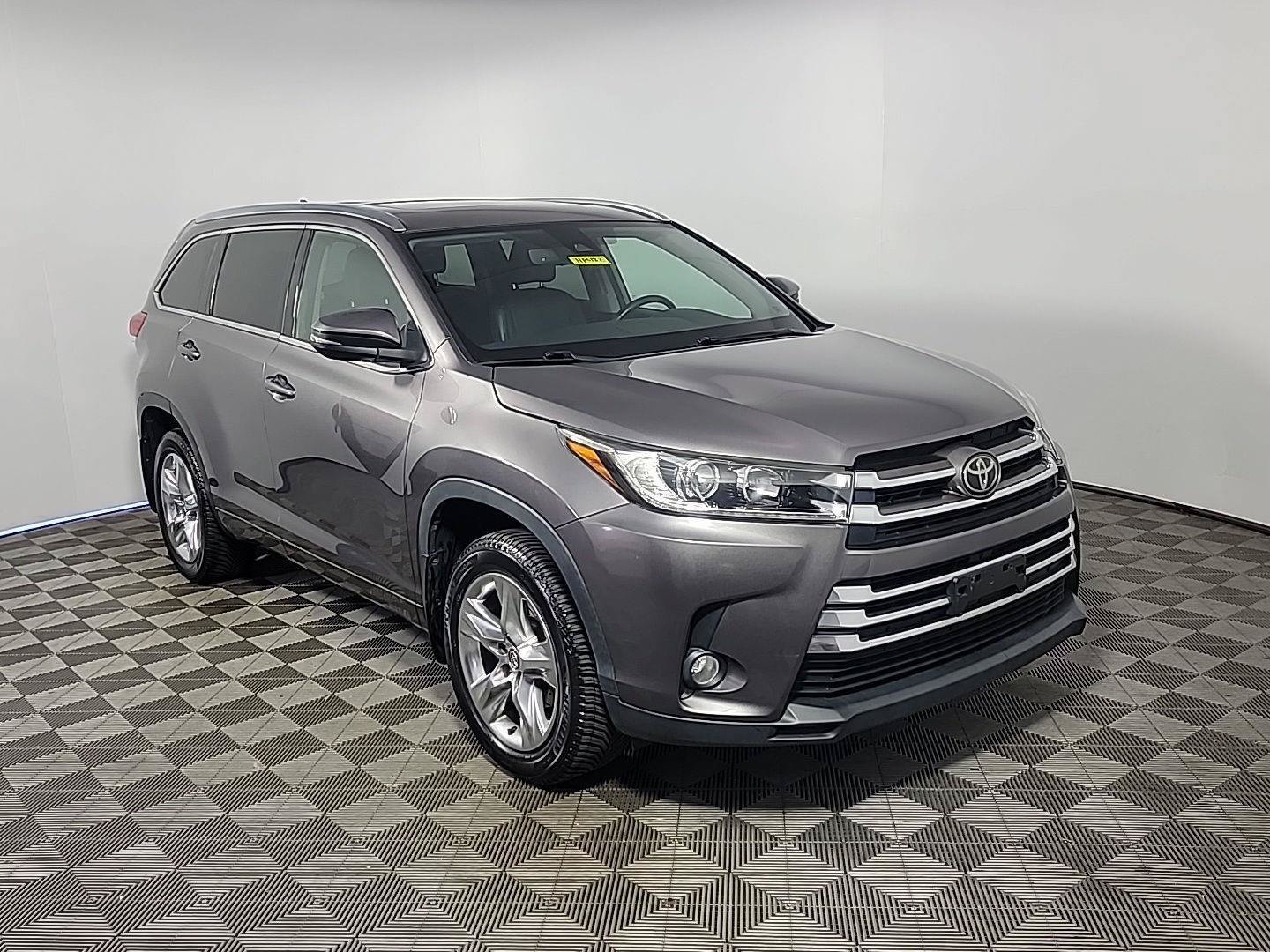 Used 2018 Toyota Highlander Limited AWD/4WD image 1