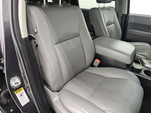 Used 2017 Toyota Sequoia Platinum AWD/4WD image 43