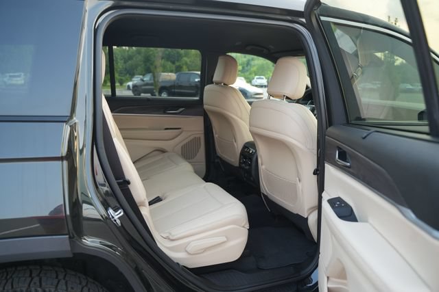 Used 2023 Jeep Grand Cherokee L Limited w/ Luxury Tech Group II RWD image 22