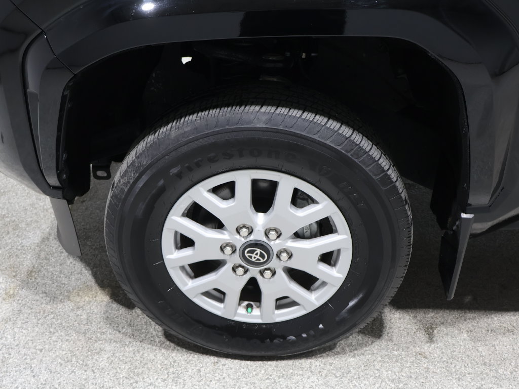 Used 2024 Toyota Tacoma SR5 AWD/4WD image 8