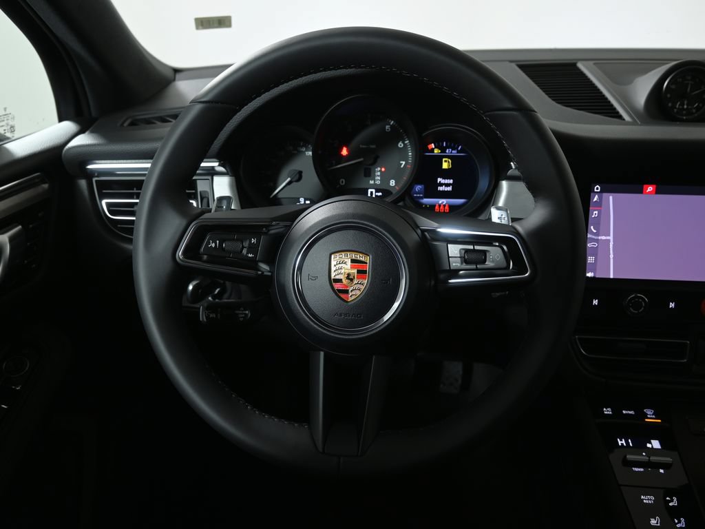 Used 2026 Porsche Macan AWD/4WD image 18