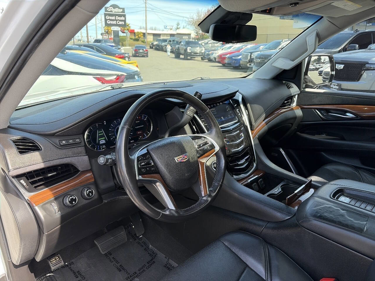 Used 2018 Cadillac Escalade Luxury AWD/4WD image 30
