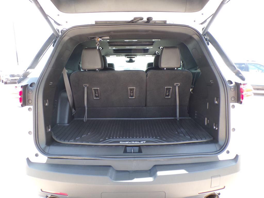 Used 2023 Chevrolet Traverse LT w/ LT Premium Package AWD/4WD image 18