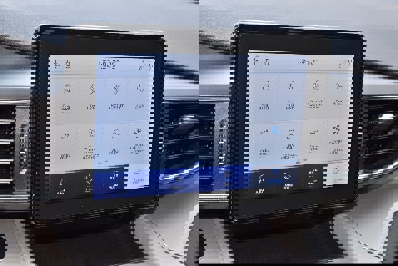 Used 2023 Ford Explorer XLT w/ Equipment Group 202A image 28