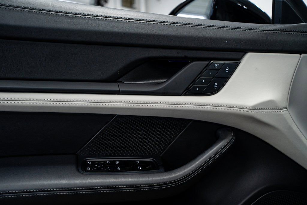 Used 2024 Porsche Taycan 4S w/ Premium Package image 29